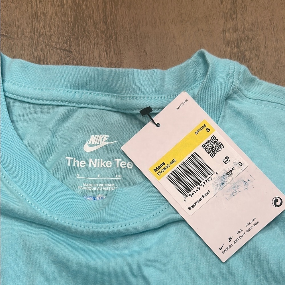 Nike Blue Short Sleeve Tee with Classic Style - Picture 2 of 7